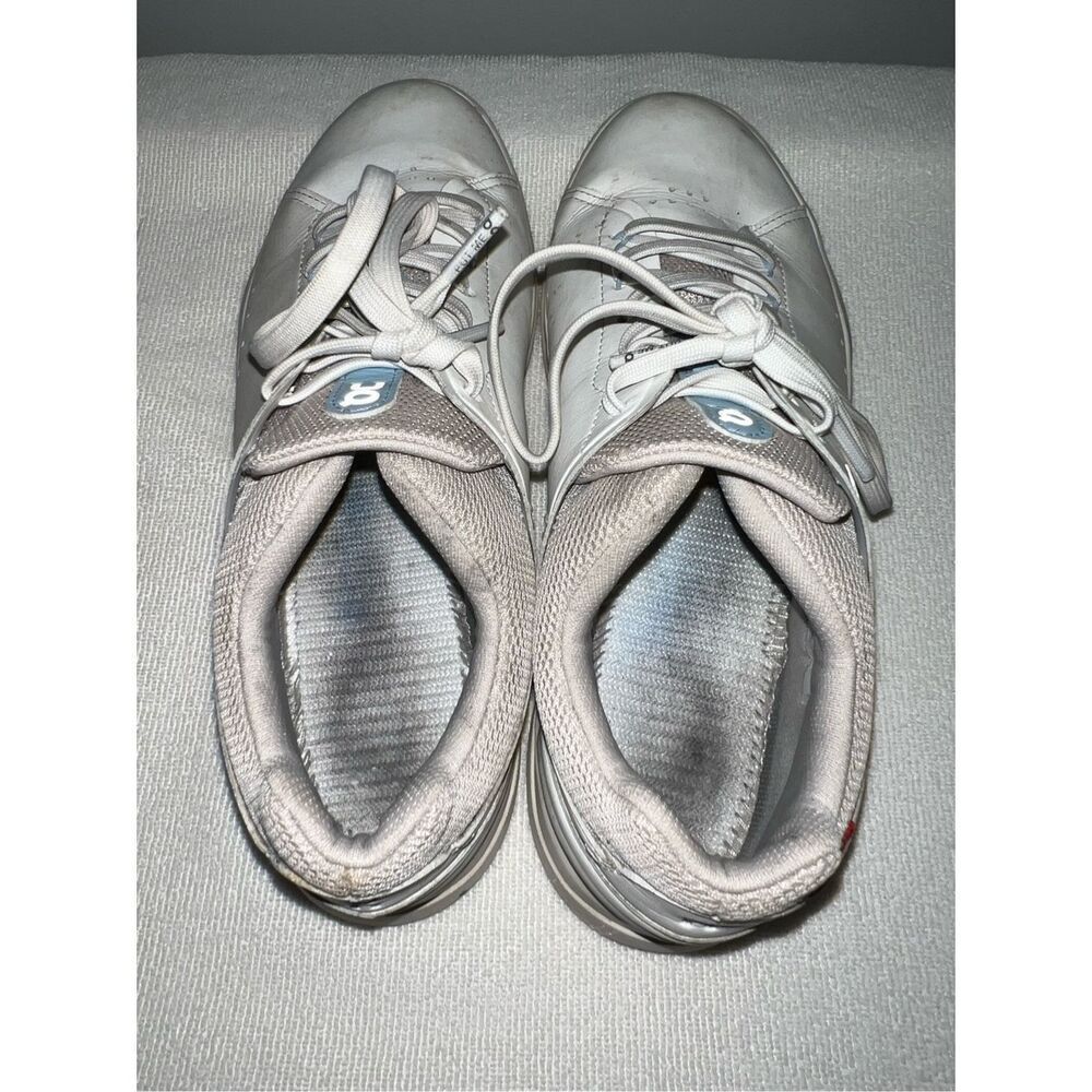 On Cloud The Roger Advantage Womens Size 8.5 White Leather Sneakers - Picture 3 of 8